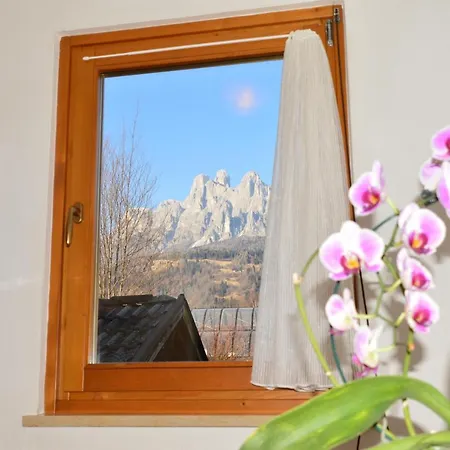 Apartment Dolomiti House 7 *